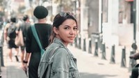 Najwa Shihab, dikenal sebagai jurnalis senior yang juga berprofesi sebagai presenter. Ia kerap mengulik persoalan politik di Indonesia. Foto: Instagram @najwashihab