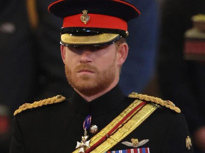 LONDON, ENGLAND - SEPTEMBER 17: Prince Harry, Duke of Sussex arrives to hold a vigil in honour of Queen Elizabeth II at Westminster Hall on September 17, 2022 in London, England. Queen Elizabeth IIs grandchildren mount a family vigil over her coffin lying in state in Westminster Hall. Queen Elizabeth II died at Balmoral Castle in Scotland on September 8, 2022, and is succeeded by her eldest son, King Charles III. (Photo by Chris Jackson/Getty Images)