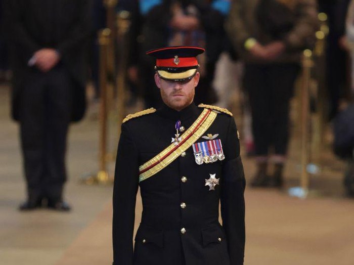 LONDON, ENGLAND - SEPTEMBER 17: Prince Harry, Duke of Sussex arrives to hold a vigil in honour of Queen Elizabeth II at Westminster Hall on September 17, 2022 in London, England. Queen Elizabeth II's grandchildren mount a family vigil over her coffin lying in state in Westminster Hall. Queen Elizabeth II died at Balmoral Castle in Scotland on September 8, 2022, and is succeeded by her eldest son, King Charles III. (Photo by Chris Jackson/Getty Images)