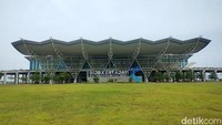 Terakhir, bandara yang sempat mati suri adalah Bandara Internasional Jawa Barat (BIJB) Kertajati di Majalengka, bandara ini dibangun dengan anggaran jumbo Rp 2,6 triliun dan diresmikan pada pertengahan 2018. (Bima Bagaskara/detikcom).