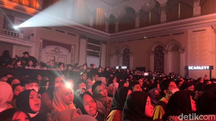 Rossa saat konser di Medan, Sabtu (17/8) Rossa saat konser di Medan, Sabtu (17/8)