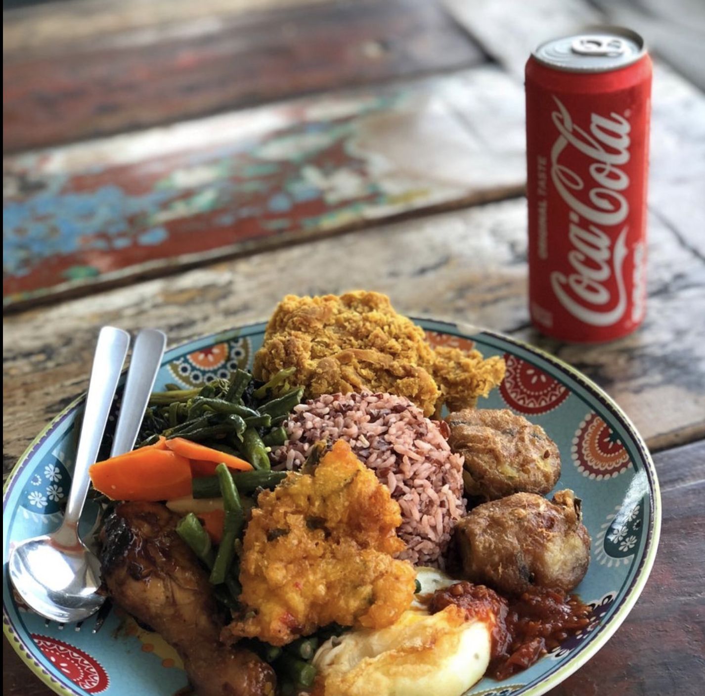 5 Warung Makan Indonesia di Canggu, Favorit Warga Lokal dan Bule.