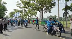 Ada Longmars Buruh, Jalur Utama Cianjur-Bandung Macet!