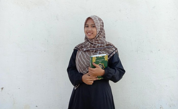 seorang penghafal Al-Quran yang berhasil kuliah dengan beasiswa penuh di UM Surabaya