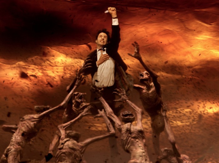 Constantine Cuplikan adegan di film Constantine (2005).