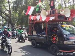 Driver Ojol di Subang Gelar Aksi Demo Tolak Kenaikan Harga BBM