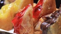 Punya banyak varian rasa, Piscok Meleer Sadulur di Jalan Duta Indah Harapan Raya,Pondok Gede juga bisa diganti isiannya. Ada cokelat, strawberry hingga nanas yang per buahnya dibanderol Rp 2.000an saja. Foto: Instagram/Istimewa