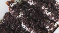 Bergaya kekinian, Piscok Lava menyajikan pisang cokelat lumer dengan topping lebih variatif seharga Rp 15.000an. Pada penjual piscok di Jalan Kukusan Raya, Jagakarsa ini kamu juga bisa pesan piscok topping cookies and cream. Foto: Instagram/Istimewa