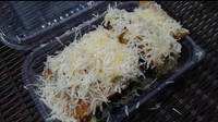 Bisa dipesan original maupun dengan parutan keju, Piscok Lumer Rania jadi favorit di Gang Q, Kebayoran Baru. Harganya mulai dari Rp 5.000an, tergantung topping piscok lumer yang dipesan. Foto: Instagram/Istimewa