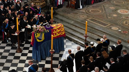The coffin is placed near the altar at the State Funeral of Queen Elizabeth II, held at Westminster Abbey, London. Picture date: Monday September 19, 2022. Gareth Fuller/Pool via REUTERS