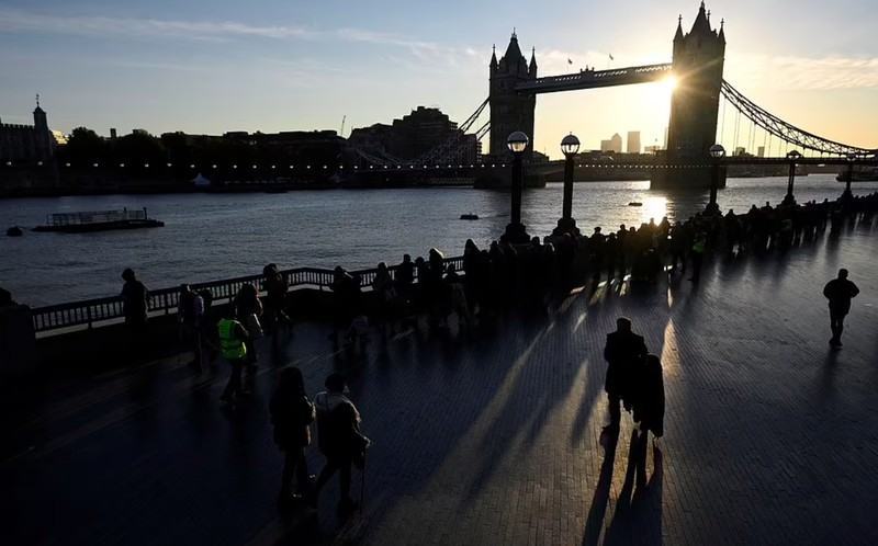 Foto satelit antrean pelayat Ratu Elizabeth II