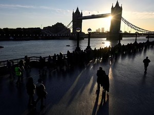 250 Ribu Orang Mengantre Demi Melayat Ratu Elizabeth, Ada yang 25 Jam!
