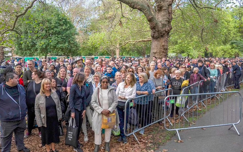 Foto satelit antrean pelayat Ratu Elizabeth II