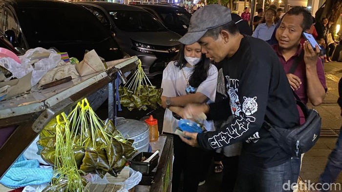 Halim, penjual Bacang Braga.