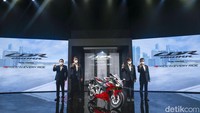 Honda CBR250RR menggunakan mesin 250cc DOHC dua silinder 8 katup dengan muntahan tenaga maksimum 42 PS dan torsi puncak 25 Nm.
