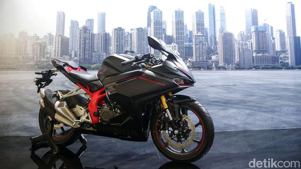 PT Astra Honda Motor resmi meluncurkan Honda CBR250RR baru di Indonesia. Motor sport tersebut diluncurkan di fasilitas produksi AHM, Karawang, Jawa Barat.