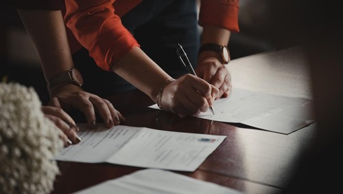 Ilustrasi contoh membuat proposal bisnis.