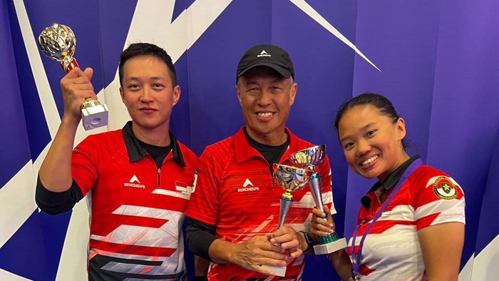 Indonesia Bawa Pulang Tiga Medali di Kejuaraan Menembak Prancis lewat medali emas Sarah Tamaela, juga perak dan perunggu dari Ronny Lukito dan Vincentius Djajadiningrat.