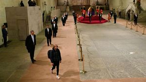 Ini Warga Terakhir yang Melayat Ratu Elizabeth II