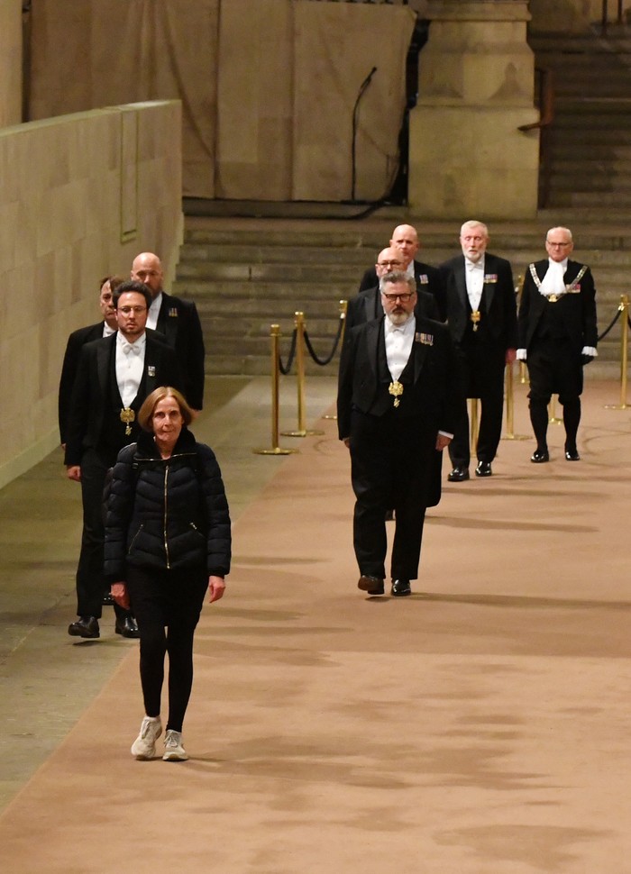 Ini Warga Terakhir yang Melayat Ratu Elizabeth 19.09.22 Christina Heerey, the last person to pay their respects to the coffin of Queen Elizabeth II in the Great Hall in the Palace of Westminster. Mark Large/Pool via REUTERS