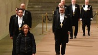 Wanita bernama Christina Heerey pun menjadi warga terakhir dalam antrean yang melayat sang Ratu.  