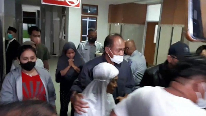 Jaksa Agung Muda Intelijen (Jamintel) Kejaksaan Agung, Amir Yanto, mendatangi langsung RS Bhakti Asih, Brebes untuk membawa pulang jenazah putranya.