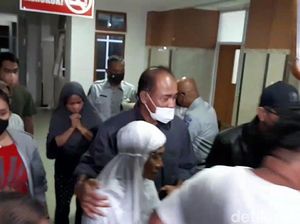 Jamintel Amir Yanto Jemput Jenazah Putranya Korban Laka Maut Tol Pejagan