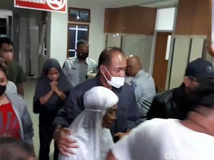 Jamintel Amir Yanto Jemput Jenazah Putranya Korban Laka Maut Tol Pejagan