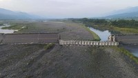 Untuk diketahui, Taiwan secara teratur dilanda gempa bumi karena pulau itu terletak di dekat persimpangan dua lempeng tektonik.  
