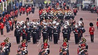 Tembakan meriam akan dilakukan di Hyde Park setiap menitnya selama prosesi ini berlangsung. Sementara Big Ben akan berbunyi setiap menitnya juga selama prosesi ini berlangsung.