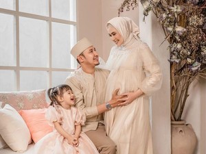 Kartika Putri Gelar Akikah dan Perayaan Ulang Tahun Putrinya