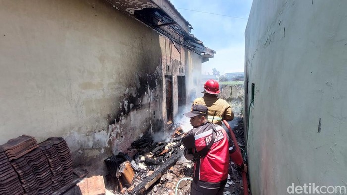 Kebakaran Gedung PKK diduga gegara lalai saat membakar sampah