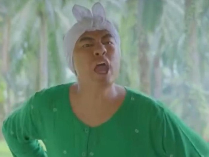 Mak Beti yang diperankan Arief Muhammad