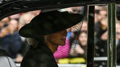 Meghan Markle dan Kate Middleton Bergaun Hitam di Pemakaman Ratu Elizabeth