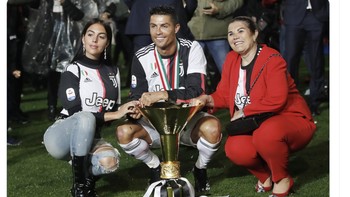 Ronaldo dipandang hebat karena dulu sukses di tengah skuad Juve yang tua dan biasa saja. Foto: Twitter