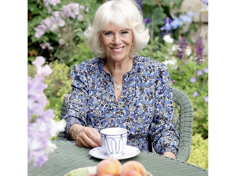 Momen Camilla, Permaisuri Kerajaan Inggris Saat Pilih Teko Teh