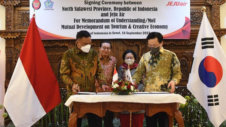 Pemerintah Provinsi Sulawesi Utara meneken perjanjian kerja sama dengan Jeju Air, untuk membuka rute penerbangan langsung dari Korea Selatan ke Manado.