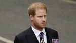 Pangeran Harry Tak Berseragam Militer di Pemakaman Ratu Elizabeth