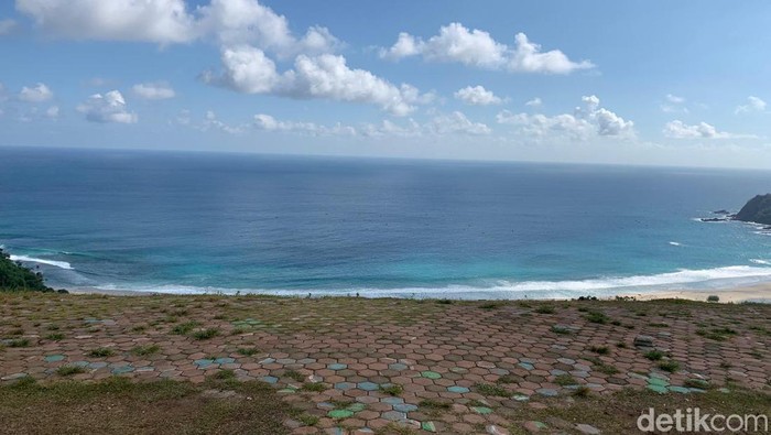 Paralayang Pantai Modangan
