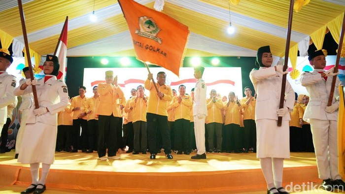 Pelantikan pengurus DPD II Golkar Bone berlangsung di Tanjung Palette pada, Minggu (18/9) sekitar pukul 21.00 Wita.