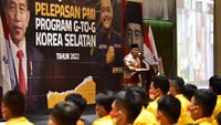 Muhaimin Iskandar memberikan sambutan saat melepas keberangkatan 488 Pekerja Migran Indonesia (PMI) ke Korea Selatan.