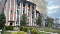 Pemandangan menunjukkan Pembangkit Listrik Tenaga Panas Sloviansk rusak akibat serangan militer Rusia di desa Mykolaivka, wilayah Donetsk, Ukraina.