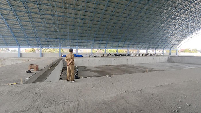 Pembangunan kolam renang di Garut.