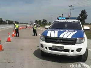 Asap Picu Kecelakaan Tol Pejagan-Pemalang, Ganjar: Setop Bakar Jerami!