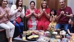 Keseruan Pinkan Mambo Kulineran Bareng Keluarga hingga Masak Enak