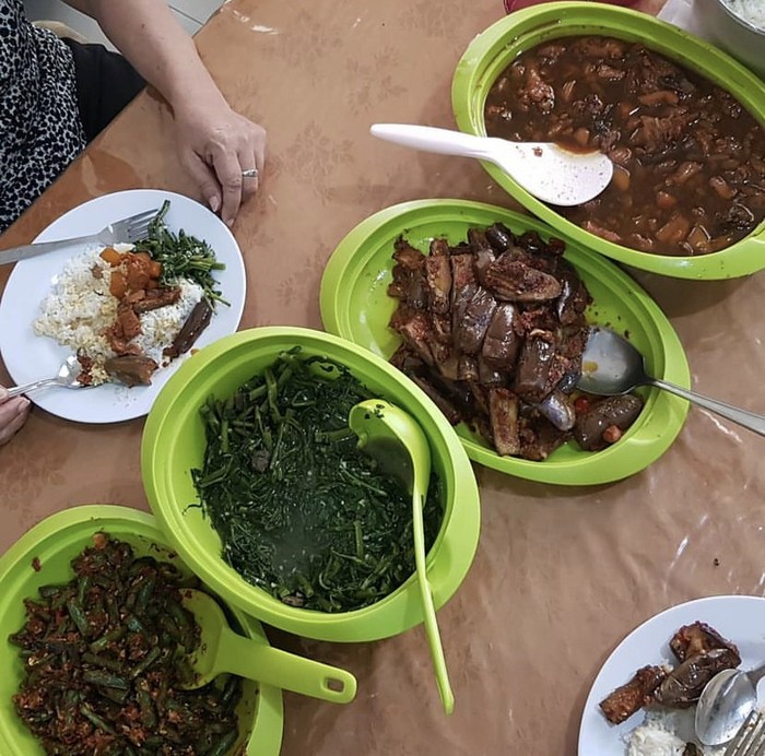 Selain Nyanyi, Pinkan Mambo Jago Masak Aneka Makanan