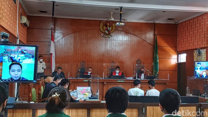 Sidang Doni Salmanan