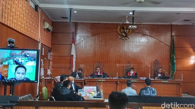 Sidang kasus Doni Salmanan di PN Bale Bandung.