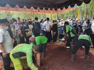 Jamintel Kejagung di Pemakaman Anaknya: Mohon Dimaafkan Kesalahannya