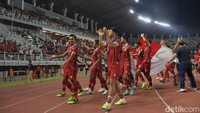 Timnas Indonesia U-19 mengapresiasi suporter/Foto: Deny Prastyo Utomo/detikJatim
